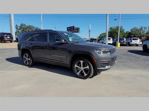 New 2025 Jeep Grand Cherokee L Limited w/ Luxury Tech Group II image 27