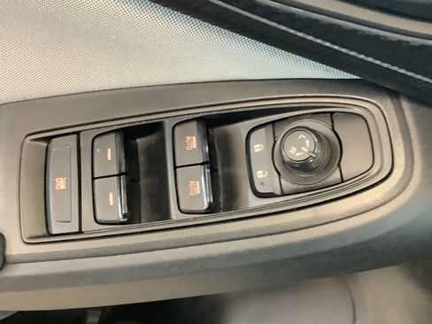 Used 2019 Subaru Crosstrek 2.0i Premium image 19