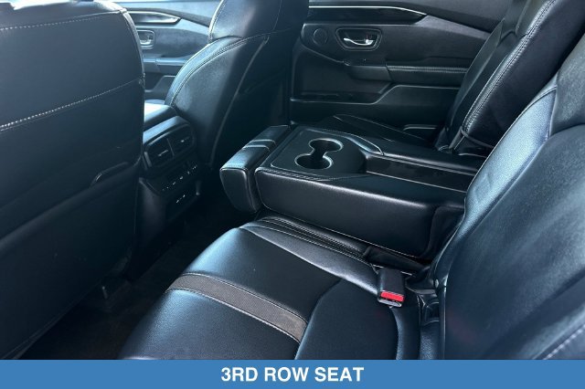 Certified 2025 Honda Pilot Touring image 13
