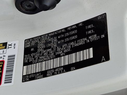 Used 2021 Toyota Highlander Platinum FWD image 28