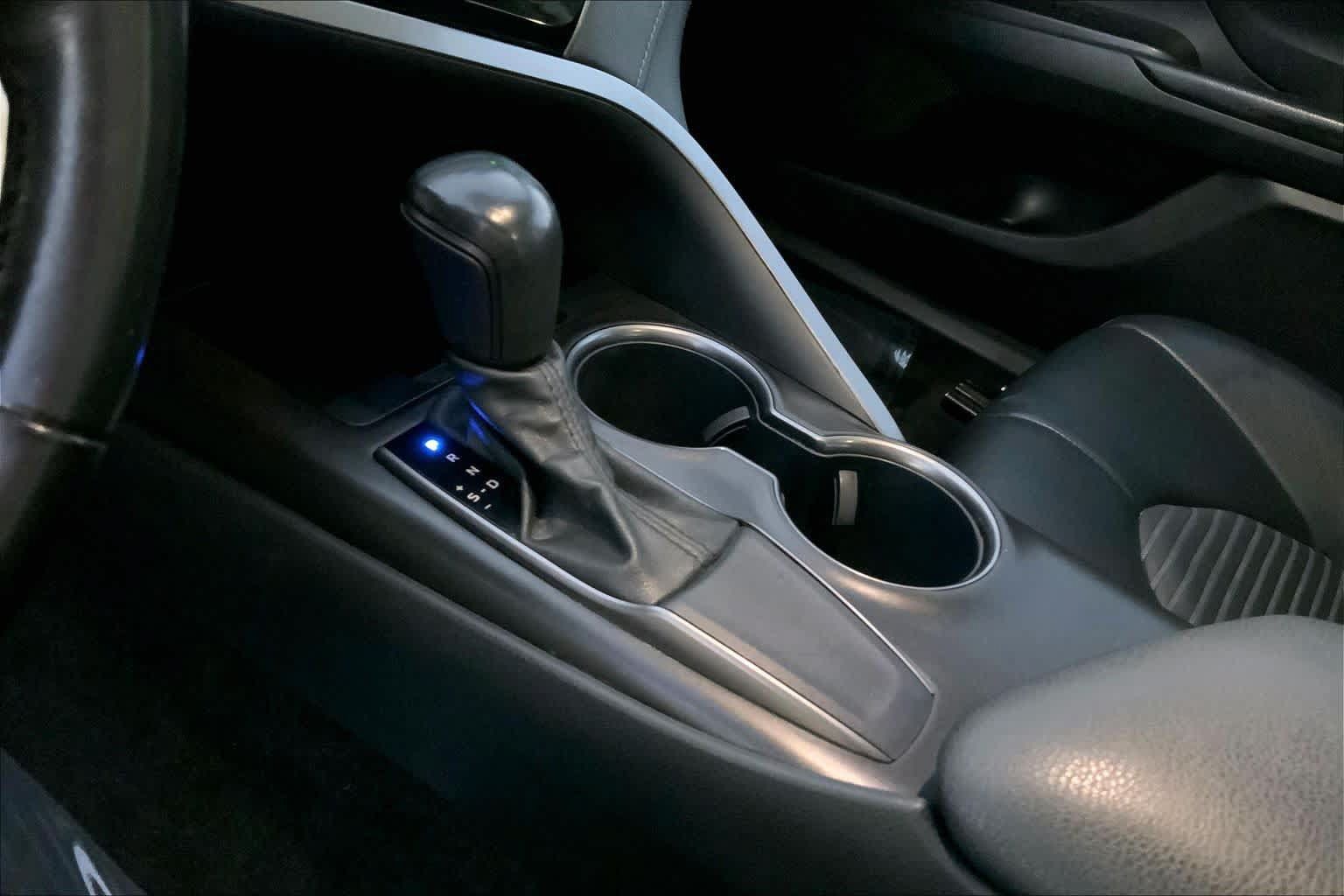Used 2021 Toyota Camry SE FWD image 13