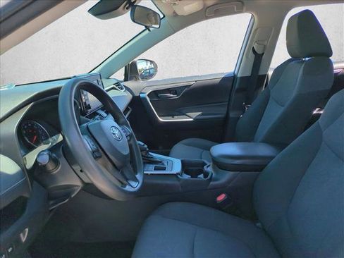 Used 2020 Toyota RAV4 XLE AWD/4WD image 15