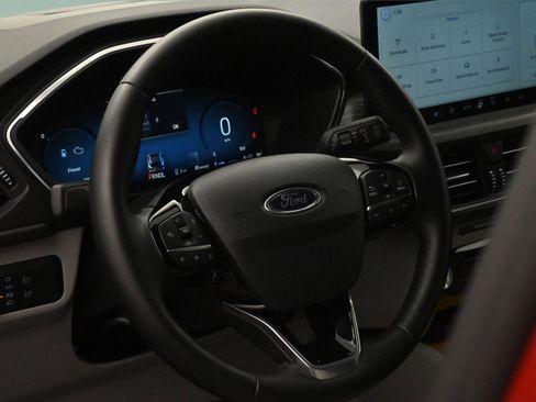 Used 2025 Ford Escape SE w/ PHEV Premium Package FWD image 16