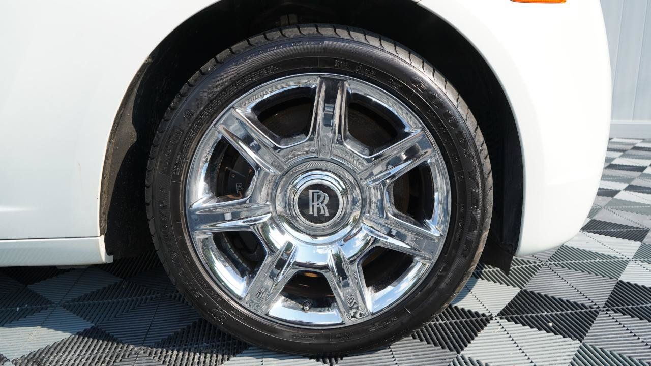 Used 2011 Rolls-Royce Ghost RWD image 28