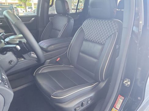 Certified 2025 GMC Acadia Denali w/ Super Cruise Package AWD/4WD image 20