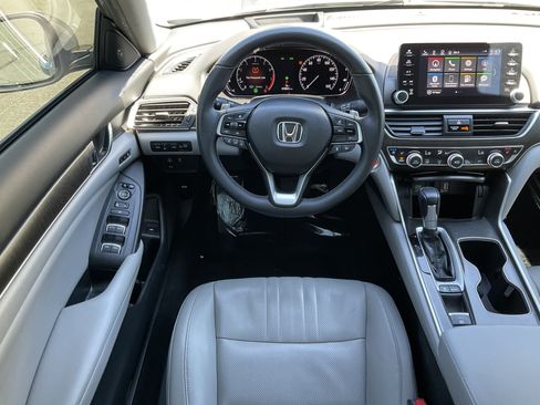 Used 2018 Honda Accord Touring image 22