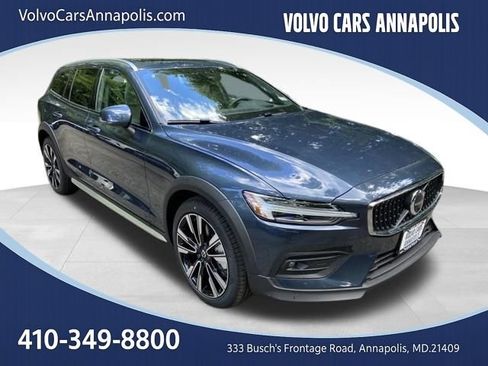 New 2026 Volvo V60 B5 Cross Country Ultra w/ Climate Package AWD/4WD image 1