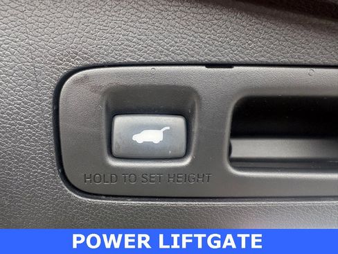 Certified 2019 Honda CR-V Touring image 17