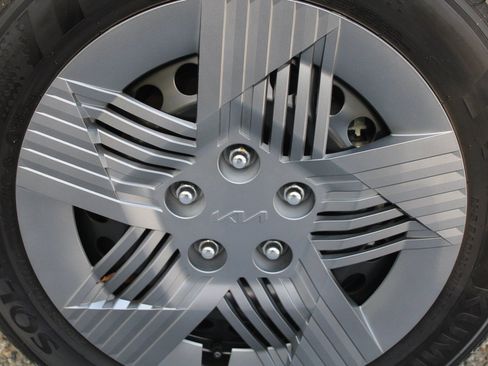 New 2025 Kia K4 LX image 17