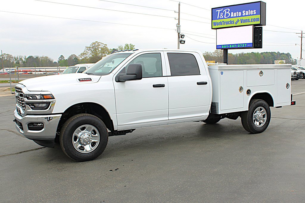 Used 2026 RAM 3500 Tradesman w/ Chrome Appearance Group A AWD/4WD image 3