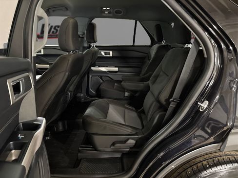 Used 2023 Ford Explorer XLT image 10