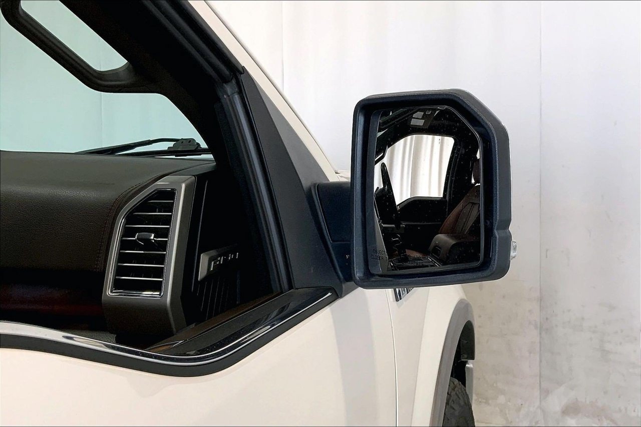 Used 2018 Ford F150 King Ranch w/ Equipment Group 601A Luxury AWD/4WD image 11