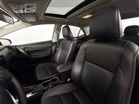 Used 2017 Toyota Corolla XLE w/ Carpet Mat Package (TMS) FWD image 3