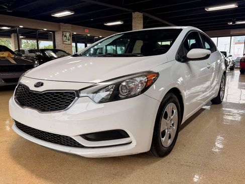 Used 2016 Kia Forte LX FWD image 3
