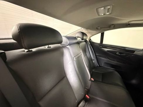 Used 2014 Lexus LS 460 w/ Comfort Package RWD image 22