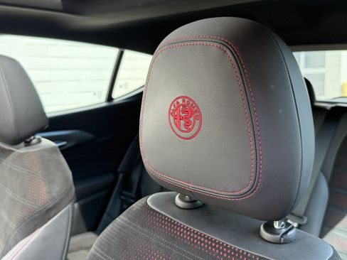 Used 2024 Alfa Romeo Tonale Veloce AWD/4WD image 29
