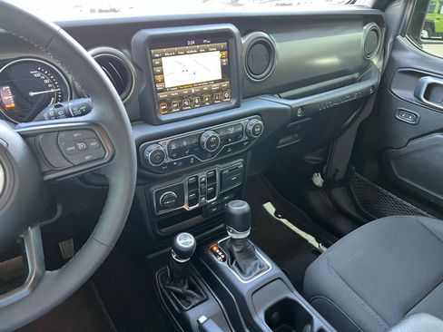 Used 2023 Jeep Wrangler Unlimited w/ Cold Weather Group AWD/4WD image 30