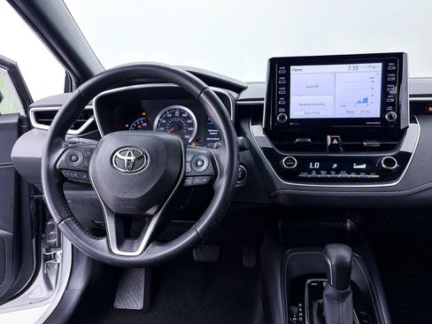 Used 2021 Toyota Corolla SE FWD image 3