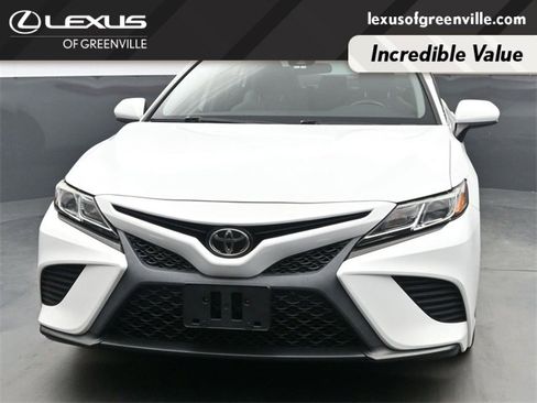 Used 2019 Toyota Camry SE image 3