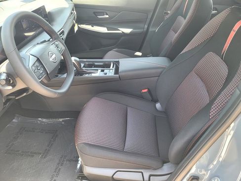 New 2026 Nissan Sentra SR w/ Floor Mat Package FWD image 11