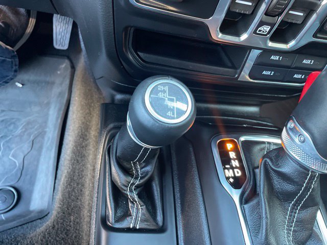 Used 2022 Jeep Wrangler Unlimited Sahara w/ Cold Weather Group AWD/4WD image 41