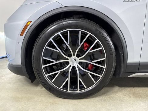 Certified 2025 Porsche Macan 4S Electric AWD/4WD image 13