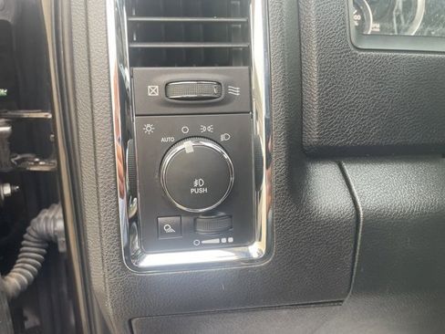 Used 2014 RAM 1500 Laramie w/ Convenience Group image 14