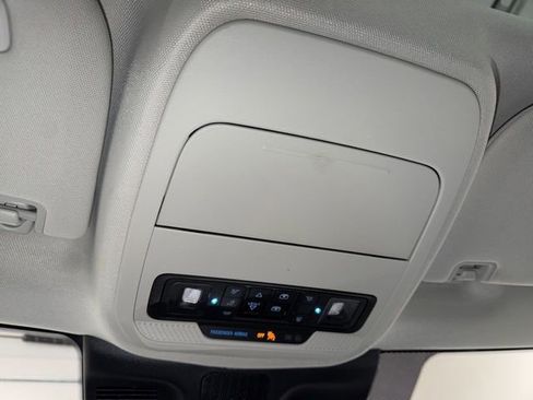 Used 2025 Ford Expedition Active image 33