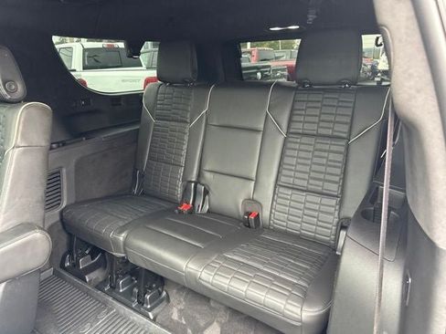 Used 2023 Cadillac Escalade ESV V AWD/4WD image 19