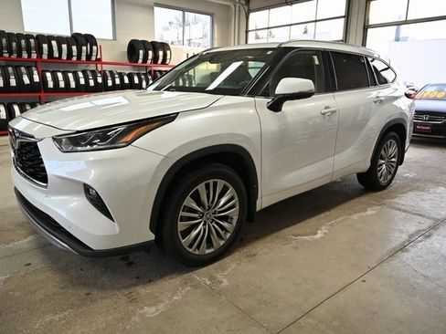 Used 2022 Toyota Highlander Platinum image 8
