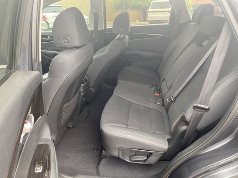 Used 2020 Kia Sorento S FWD image 18