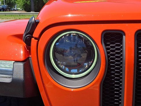 Used 2023 Jeep Wrangler Unlimited Rubicon w/ LED Lighting Group AWD/4WD image 9