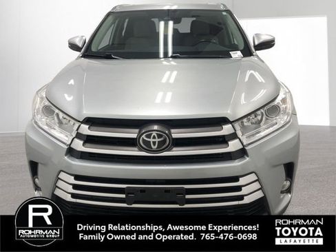 Used 2019 Toyota Highlander XLE AWD/4WD image 10