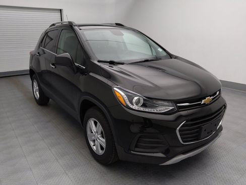 Used 2019 Chevrolet Trax LT w/ LT Convenience Package AWD/4WD image 13