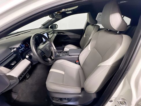 Used 2025 Toyota Camry SE FWD image 7