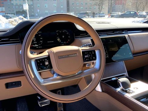 New 2026 Land Rover Range Rover SE image 8