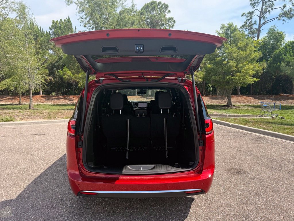 New 2027 Chrysler Pacifica Select w/ Family Tech Group FWD image 35