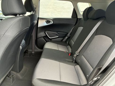 Used 2025 Kia Soul LX w/ LX Technology Package image 23