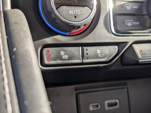 Used 2021 Chevrolet Suburban Z71 image 4