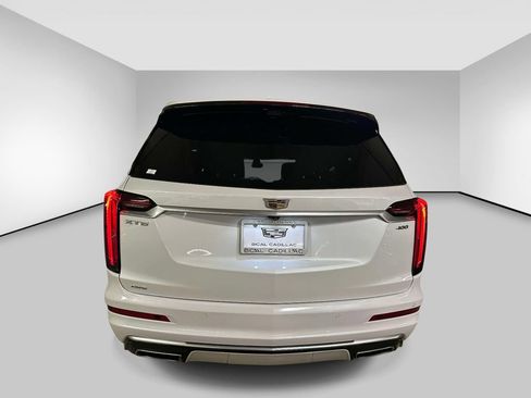 Used 2023 Cadillac XT6 Premium Luxury w/ Technology Package AWD/4WD image 4