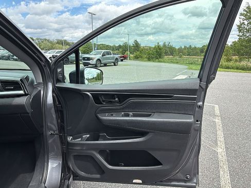 Used 2023 Honda Odyssey Touring image 17