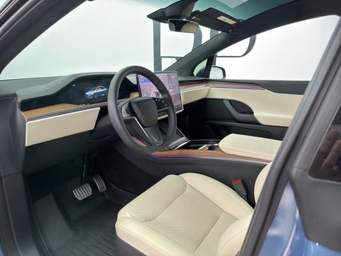 Used 2026 Tesla Model X AWD/4WD image 2