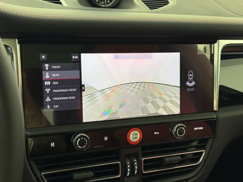 Certified 2026 Porsche Macan AWD/4WD image 20