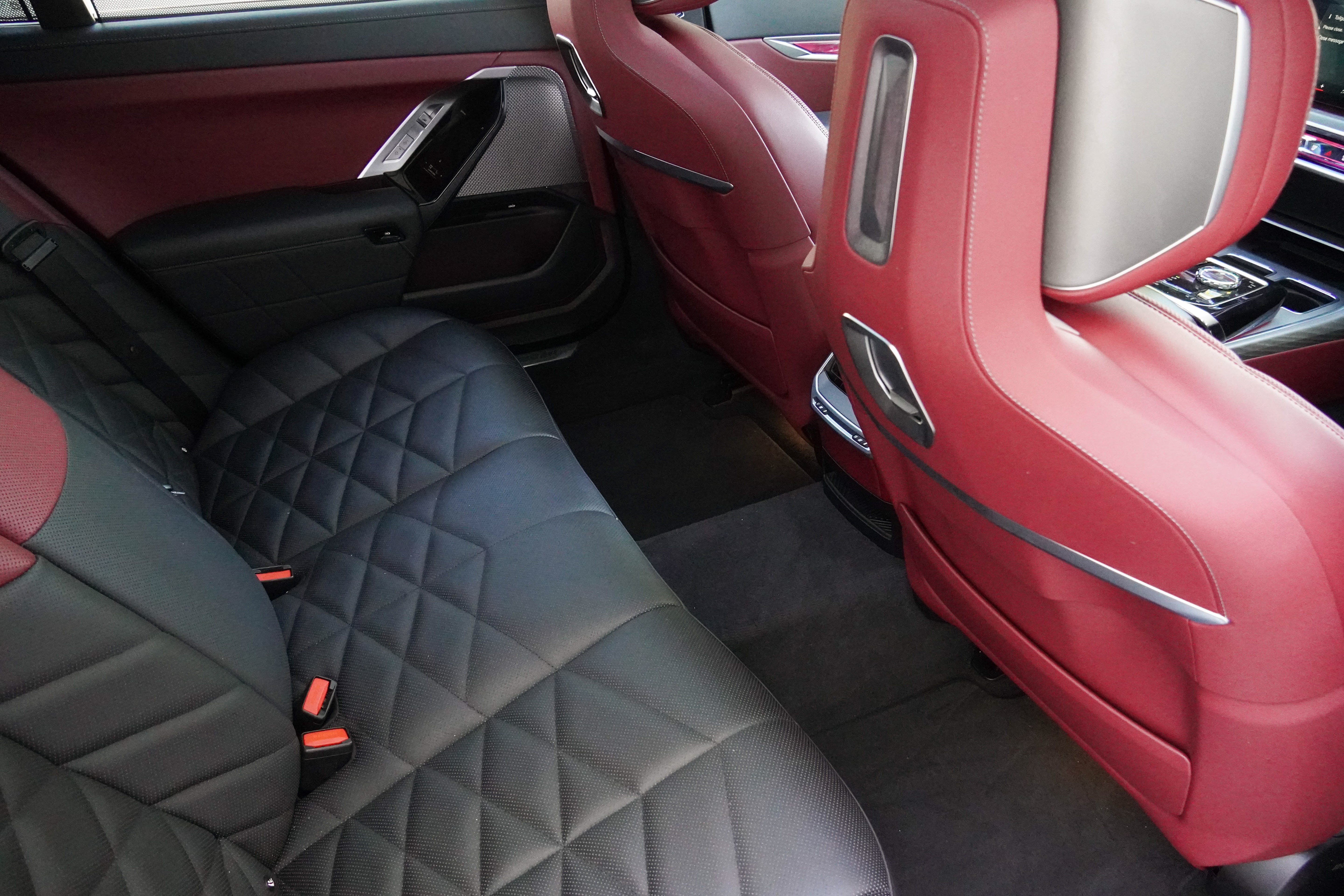 Certified 2024 BMW 740i RWD image 32