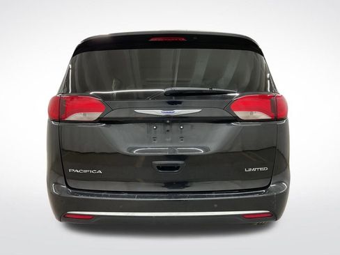 Used 2018 Chrysler Pacifica Limited w/ Tire & Wheel Group image 22