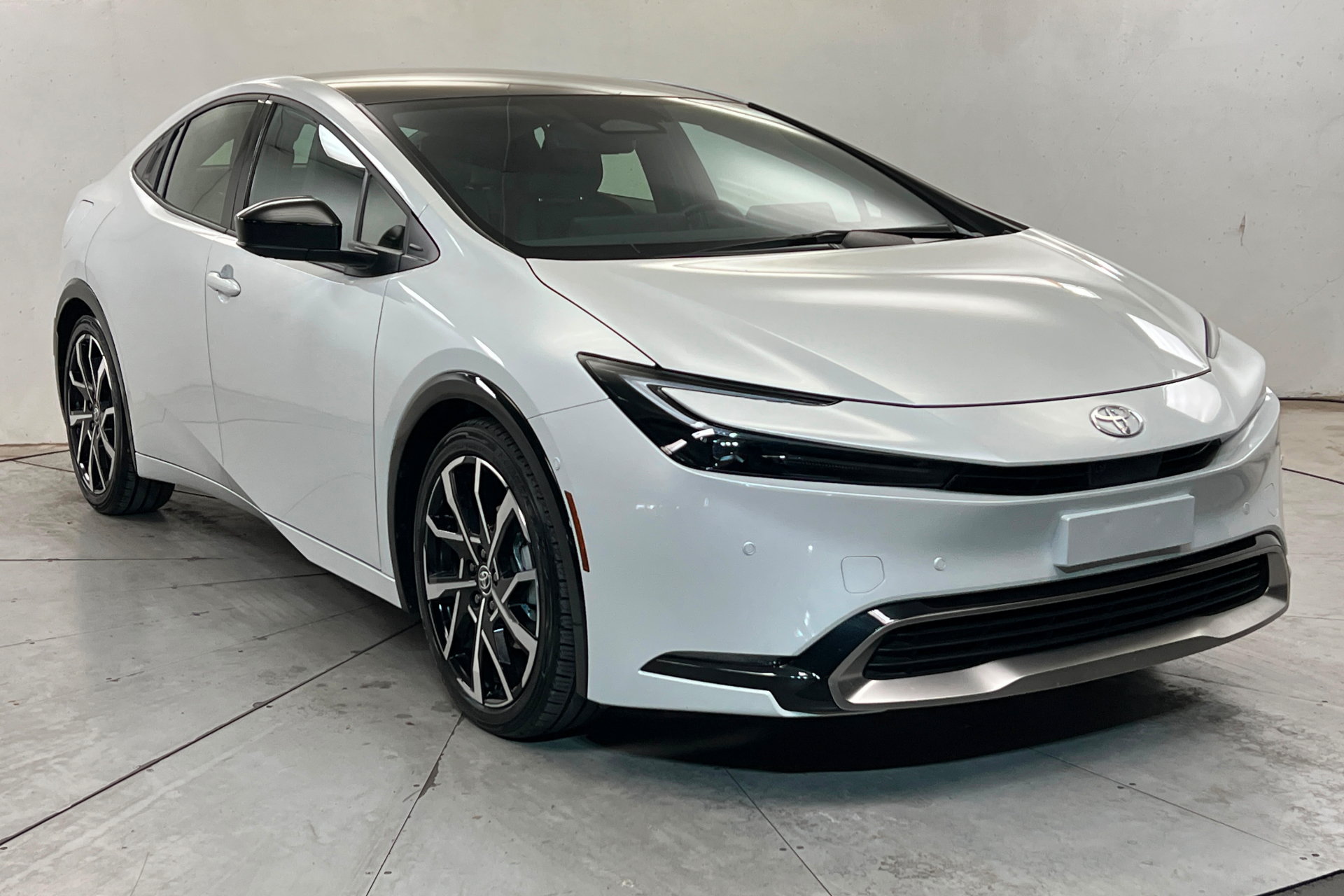 Certified 2026 Toyota Prius Plug-In Hybrid w/ Limited Premium Package FWD image 8