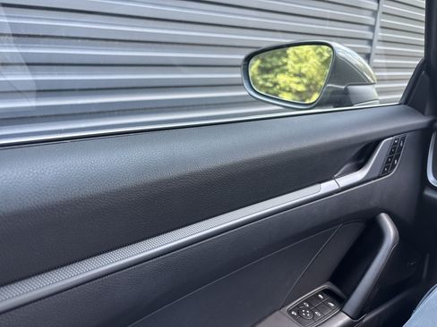 Used 2023 Porsche 911 Carrera image 6