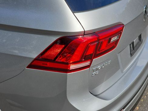 Used 2021 Volkswagen Tiguan SE R-Line AWD/4WD image 34