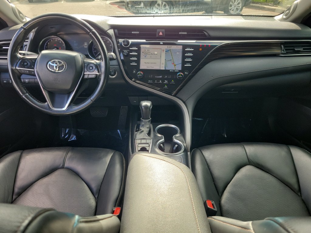 Used 2020 Toyota Camry XLE w/ Navigation Package FWD image 11