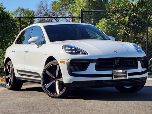 Certified 2026 Porsche Macan S AWD/4WD image 9